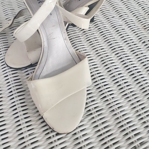 Franco Sarto Size 6M White Patent Sandal w/Criss-Cross Ankle Adjustable Strap - Picture 2 of 2